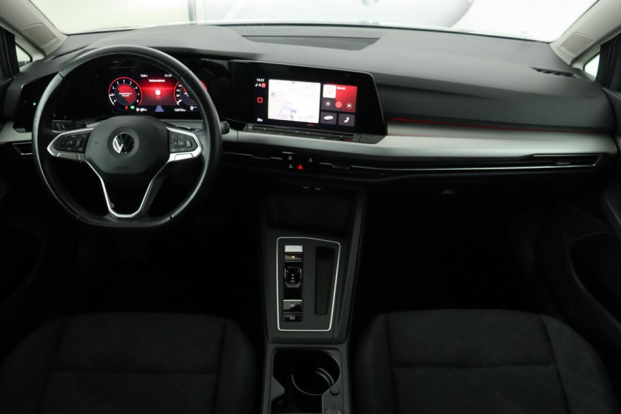 Volkswagen Golf 1.0 eTSI Life | Camera | Carplay | Adaptive Cruise | Full LED | Navigatie | Sfeerverlichting | PDC | DAB+