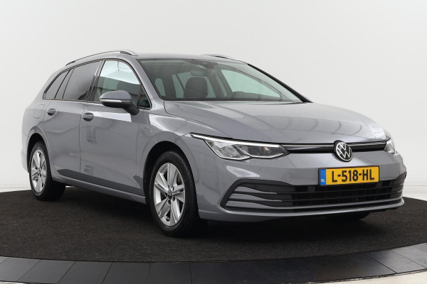 Volkswagen Golf 1.0 eTSI Life | Camera | Carplay | Adaptive Cruise | Full LED | Navigatie | Sfeerverlichting | PDC | DAB+