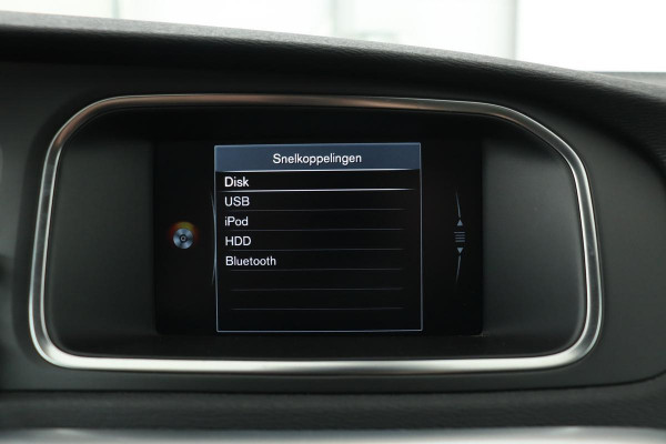 Volvo V40 2.0 D2 Nordic+ | Trekhaak | Stoelverwarming | Full LED | Half leder | PDC | Navigatie | Voorruitverwarming