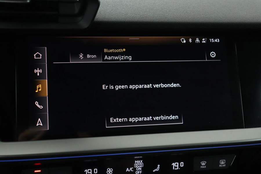 Audi A3 40 TFSIe S-Line | Panoramadak | Stoelverwarming | Adaptive Cruise | Park Assist | Navigatie | Keyless | Audi Sound