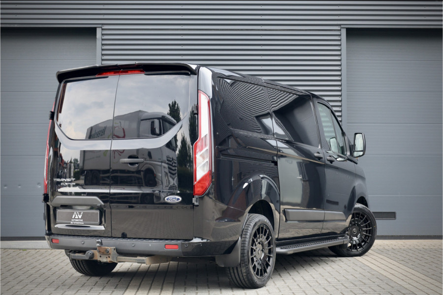 Ford Transit Custom 300 2.0 TDCI | Camera | CarPlay | Raptor Edition | Stoelverwarming | Trekhaak | 3-Zitter | Nieuwe APK | Onderhoudsbeurt