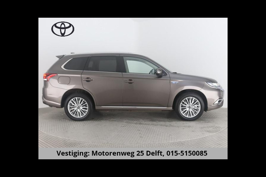 Mitsubishi Outlander 2.4 PHEV INTENSE+ PLUG-IN .SCHUIFDAK STUURVERWARMING.PREMIUM AUDIO. GARANTIE TOT 2028*