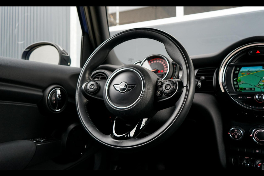 MINI Mini 1.5 Cooper, Org. Nederlands, 1e eig., Dealeronderh., Apple Carplay, Navi, LED, Airco, Cruisecontrol, Union Jack LED