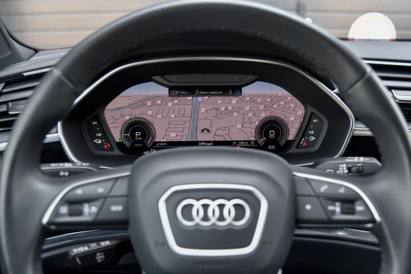 Audi Q3 Sportback 45 TFSI e S-Line. BTW, Pano, Sonos, Keyless, Camera, Dodeh, Matrix, CarPlay!