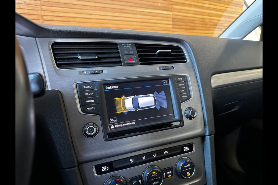 Volkswagen Golf 1.0 TSI Comfortline | NL-auto | Cruise | Apple Carplay | NAVI | PDC | Climatronic | Isofix | DAB+ |