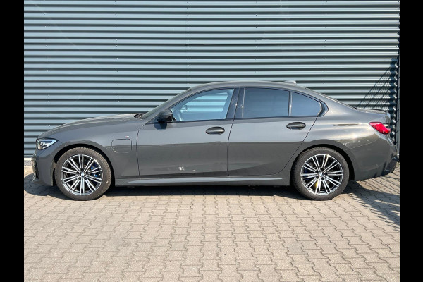 BMW 3-serie 330e M-Sport Plug in Hybrid PHEV | Adaptive Cruise | Camera | Harman/Kardon | Carplay | Dravitgrau Metallic |