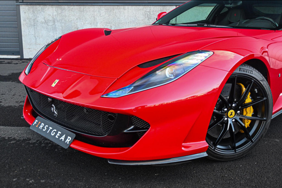 Ferrari 812 6.5 V12 Superfast HELE *Rosso Corsa / Carbon / Lift-Systeem / Daytona Racing Seats / Passenger Display*