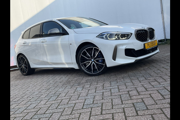 BMW 1-serie M135i 306pk xDrive M-Sport Automaat HUD Stoel-stuurverw. BOMMETJE!