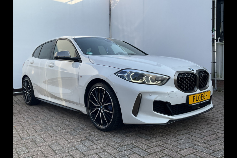 BMW 1-serie M135i 306pk xDrive M-Sport Automaat HUD Stoel-stuurverw. BOMMETJE!