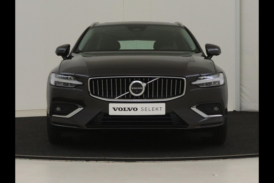 Volvo V60 B4 211PK Automaat Plus Bright / Adaptieve cruise control/ Apple CarPlay/ Parkeersensoren met camera/ Elektrische stoelen/ DAB/ Stoel en stuurwielverwarming/ Harman Kardon Audio/ Elektrische achterklep/ Draadloos oplader/ Trekhaak