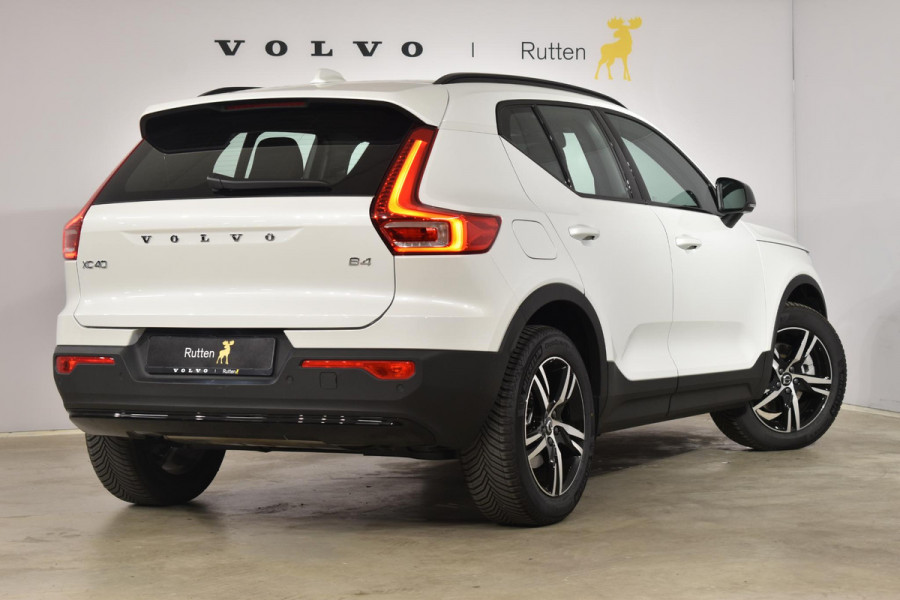 Volvo XC40 B4 211PK Automaat Plus Dark Adaptieve cruis control / Harman kardon / Elektrische stoelen / DAB+ / Volvo On-Call