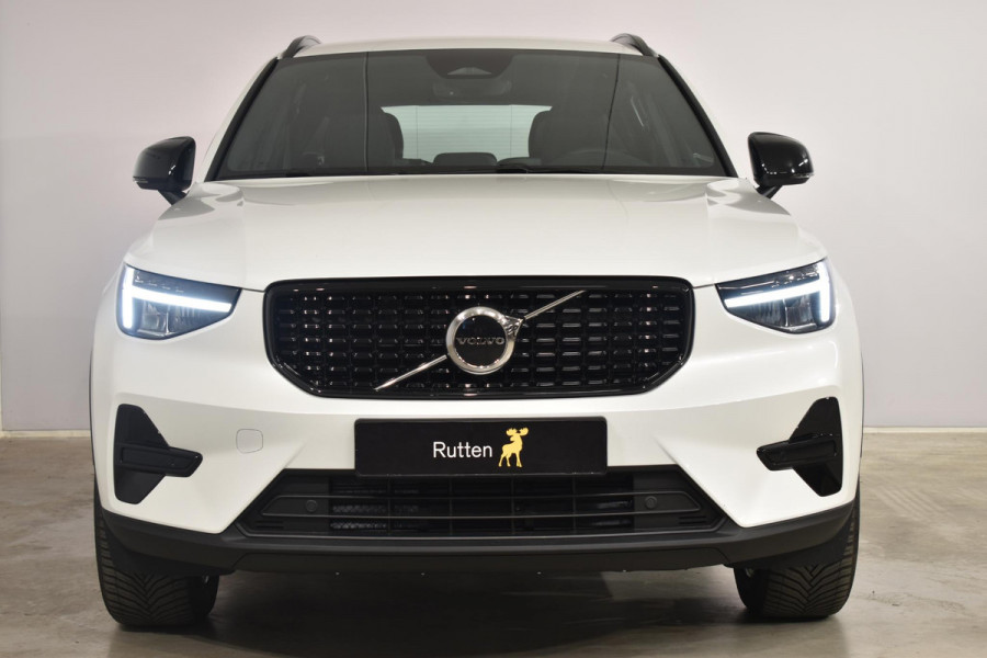 Volvo XC40 B4 211PK Automaat Plus Dark Adaptieve cruis control / Harman kardon / Elektrische stoelen / DAB+ / Volvo On-Call