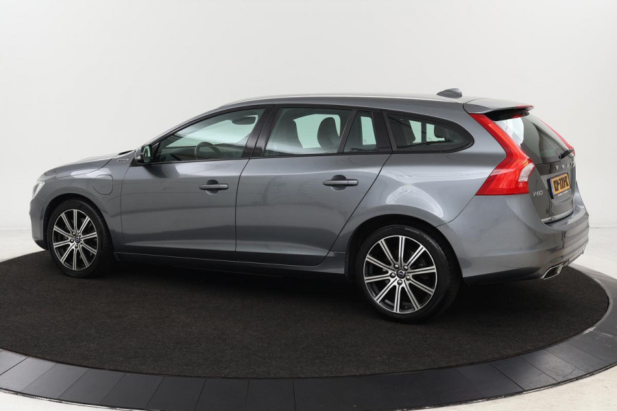 Volvo V60 2.4 D5 Twin Engine Special Edition | 2e eigenaar | Leder | Stoelverwarming | Xenon | Memory | PDC | Navigatie