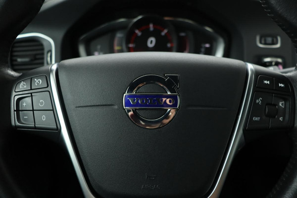 Volvo V60 2.4 D5 Twin Engine Special Edition | 2e eigenaar | Leder | Stoelverwarming | Xenon | Memory | PDC | Navigatie