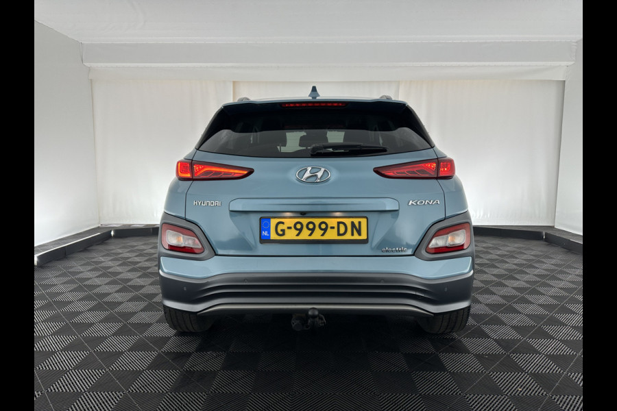 Hyundai Kona EV Premium 64 kWh (INCL-BTW) *VOLLEDER | HEAD-UP | FULL-LED | NAVI-FULLMAP | DAB | ADAPTIVE-CRUISE | KRELL-AUDIO | KEYLESS | CAMERA | BLIND-SPOT | LANE-ASSIST | VIRTUAL-COCKPIT | TOWBAR | COMFORT-SEATS | 17"AL