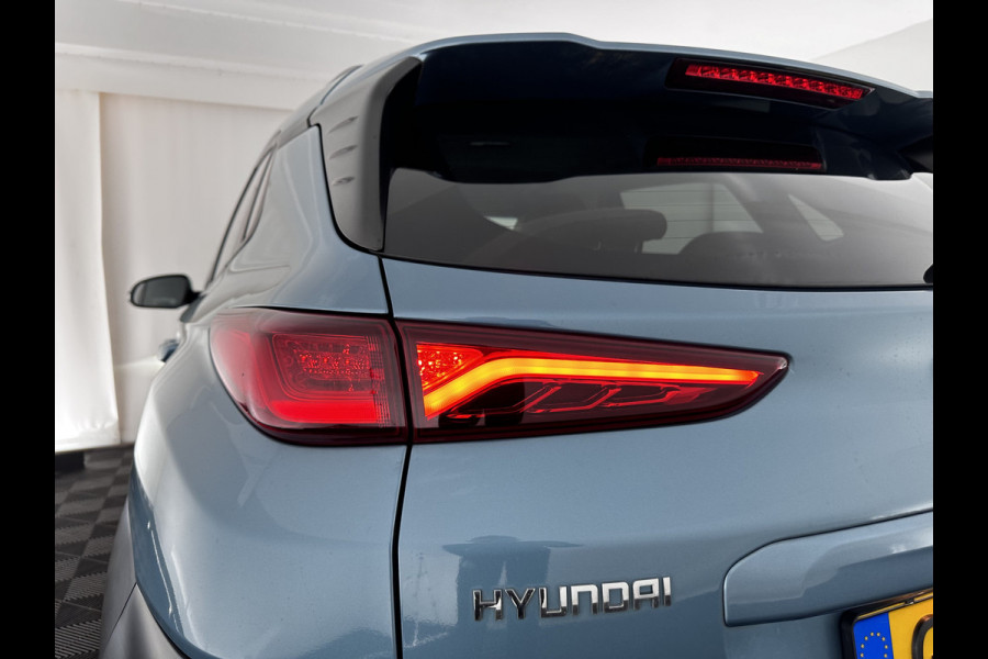 Hyundai Kona EV Premium 64 kWh (INCL-BTW) *VOLLEDER | HEAD-UP | FULL-LED | NAVI-FULLMAP | DAB | ADAPTIVE-CRUISE | KRELL-AUDIO | KEYLESS | CAMERA | BLIND-SPOT | LANE-ASSIST | VIRTUAL-COCKPIT | TOWBAR | COMFORT-SEATS | 17"AL