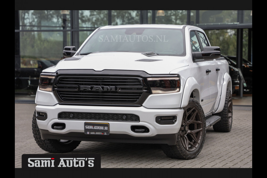 Dodge Ram 1500 HULK | ALL-IN PRIJS ZO ALS AFGEBEELD | 5.7 V8 HEMI 4x4 | LARAMIE NIGHT EDITION | PRIJS MET LPG EN GARANTIE EN DIKKE WIELEN EN WIDEBODY | DUBBELE CABINE | 5 PERSOONS | VOORRAAD NR 2015 - 4725 | DIRECT BESCHIKBAAR |