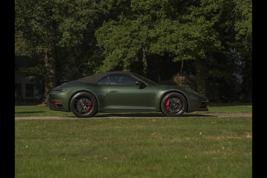 Porsche 911 Cabrio 992 Carrera 4 GTS | PTS Oak Green | SportDesign | Full Xpell PPF | 1e eigenaar