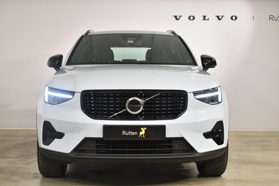 Volvo XC40 B4 211PK Automaat Plus Dark Adaptieve cruis control / Harman kardon / Elektrische stoelen / DAB+ / Volvo On-Call