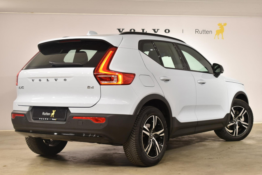 Volvo XC40 B4 211PK Automaat Plus Dark Adaptieve cruis control / Harman kardon / Elektrische stoelen / DAB+ / Volvo On-Call