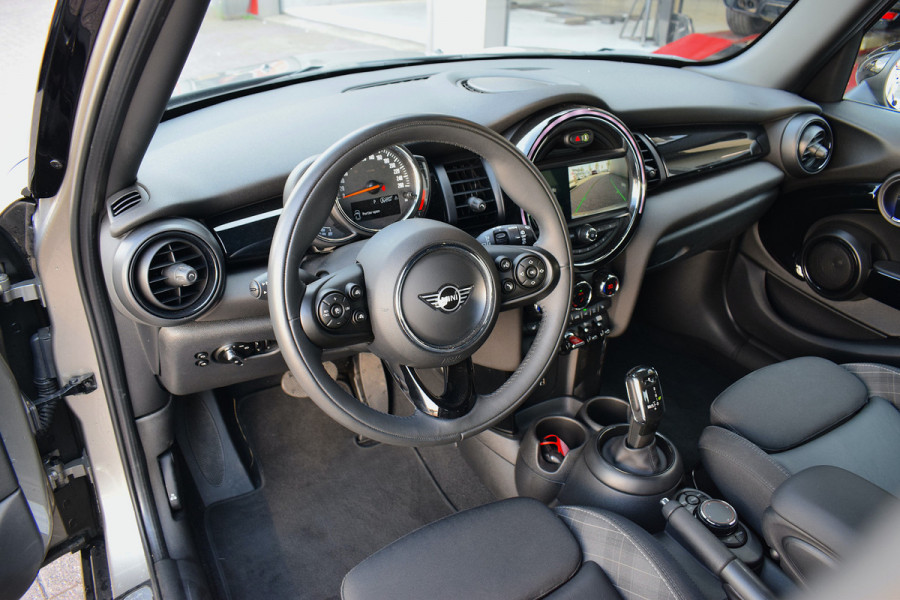 MINI Mini 1.5 Cooper | 136pk | Apple CarPlay | Stoelverw. | Camera | Adaptive