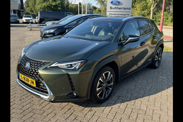 Lexus UX 250h Preference Line 183pk Automaat | Trekhaak | Adaptieve Cruise | Dodehoeksensoren | Achteruitrijcamera | LED Koplampen