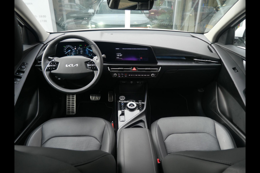 Kia Niro 1.6 GDi Hybrid ExecutiveLine | Schuif-/kanteldak | Stoel-/stuurverwarming | Harman Kardon | 18'' lichtmetaal | Draadloos opladen smartphone