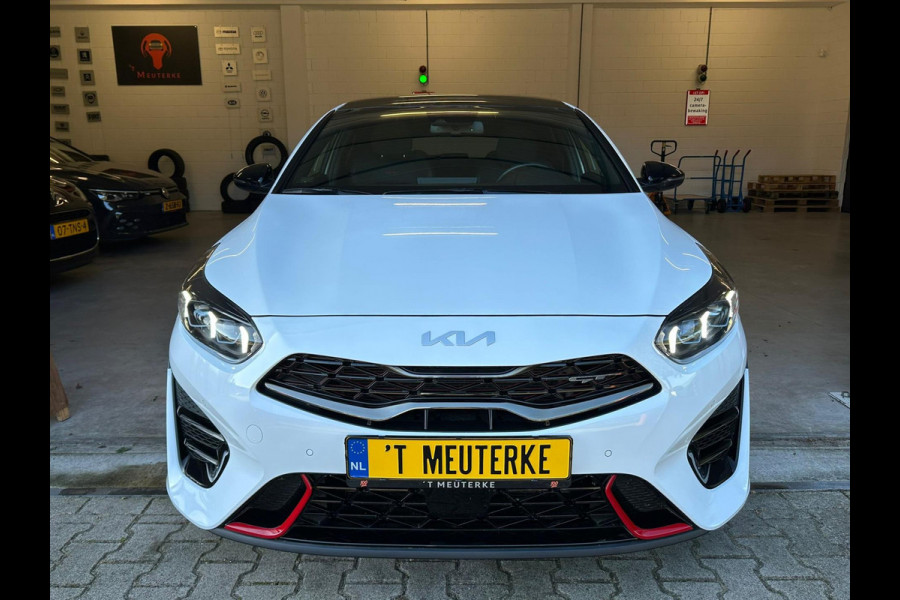 Kia ProCeed 1.6 T-GDi GT / PANO / CARPLAY / JBL / PARELMOER / KEYLESS / CAMERA / MEMORY / VOORRUIT VERWARMING