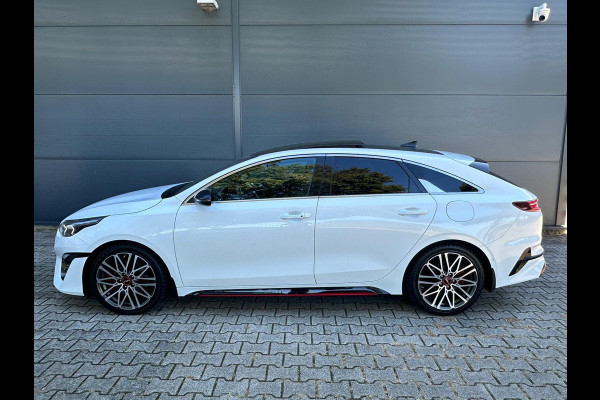 Kia ProCeed 1.6 T-GDi GT / PANO / CARPLAY / JBL / PARELMOER / KEYLESS / CAMERA / MEMORY / VOORRUIT VERWARMING