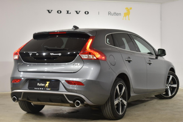 Volvo V40 T3 152PK Automaat Polar+ Sport / Panoramadak / Leder / Elektrische bestuurderstoel / Camera Achter /