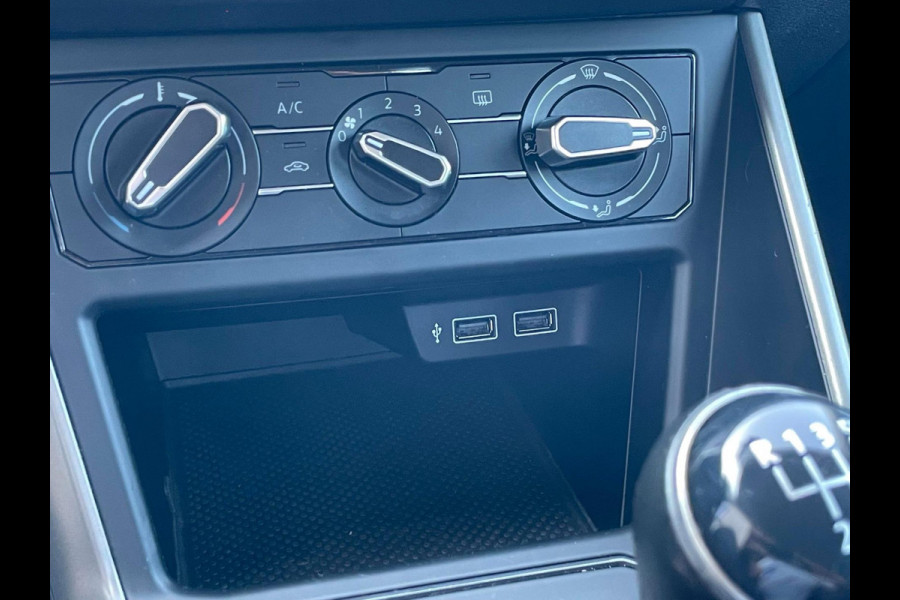 Volkswagen Polo 1.0 TSI Comfortline Connected Series / carplay