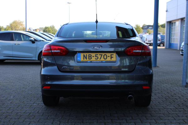 Ford Focus 1.5 Titanium | Wegklapbare Trekhaak | Climate Control | Navigatie | Lichtmetalen Velgen | Cruise Control |