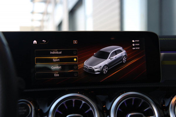 Mercedes-Benz A-Klasse 200 AMG EDITION ONE/PANO/CAM/SFEER/CARPLAY/VOL