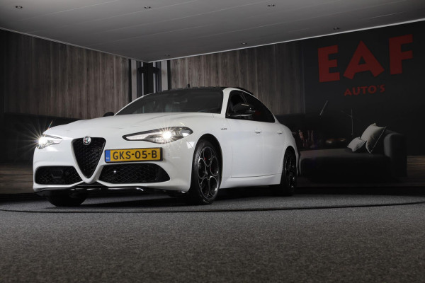 Alfa Romeo Giulia 2.0 T Veloce AWD / 280 Pk / AUT / Pano / Acc / Lane Assist / Leder / Memory / HK / Camera / Led / Pdc / 19 Inch