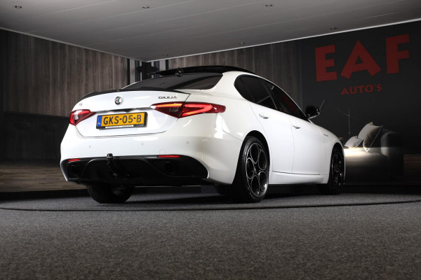 Alfa Romeo Giulia 2.0 T Veloce AWD / 280 Pk / AUT / Pano / Acc / Lane Assist / Leder / Memory / HK / Camera / Led / Pdc / 19 Inch