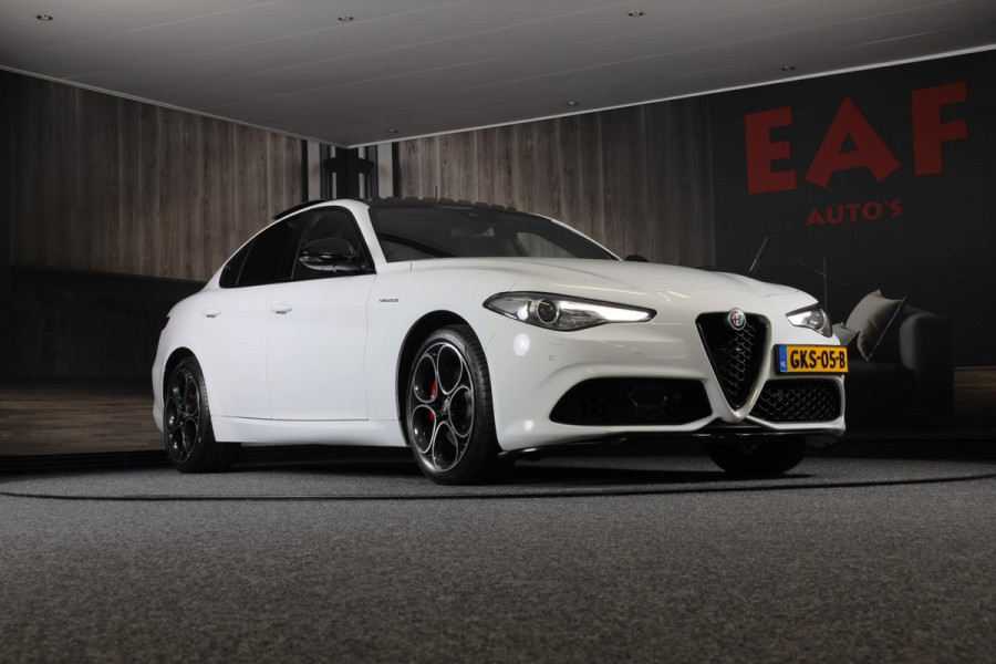 Alfa Romeo Giulia 2.0 T Veloce AWD / 280 Pk / AUT / Pano / Acc / Lane Assist / Leder / Memory / HK / Camera / Led / Pdc / 19 Inch