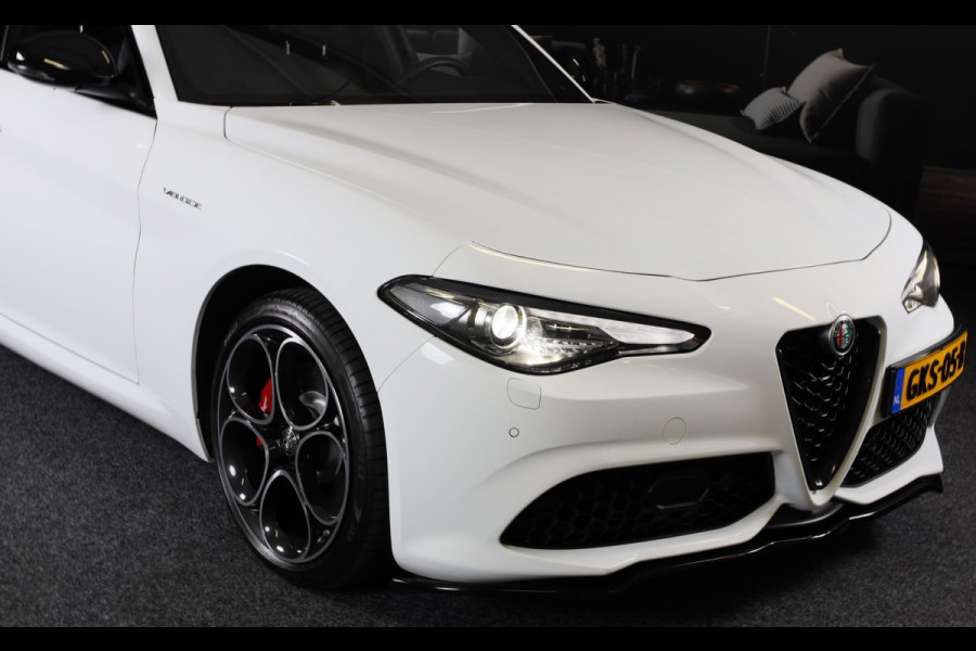 Alfa Romeo Giulia 2.0 T Veloce AWD / 280 Pk / AUT / Pano / Acc / Lane Assist / Leder / Memory / HK / Camera / Led / Pdc / 19 Inch