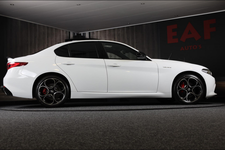 Alfa Romeo Giulia 2.0 T Veloce AWD / 280 Pk / AUT / Pano / Acc / Lane Assist / Leder / Memory / HK / Camera / Led / Pdc / 19 Inch