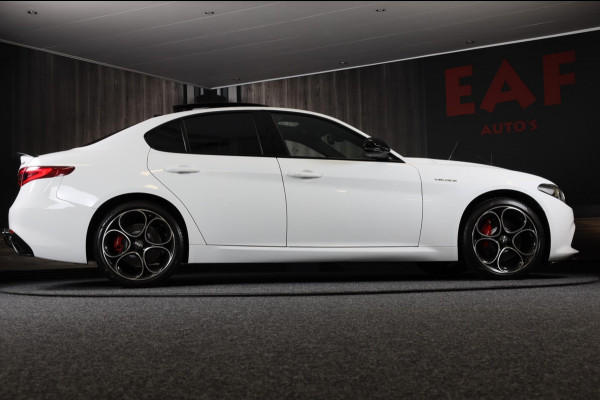 Alfa Romeo Giulia 2.0 T Veloce AWD / 280 Pk / AUT / Pano / Acc / Lane Assist / Leder / Memory / HK / Camera / Led / Pdc / 19 Inch