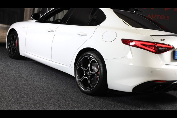 Alfa Romeo Giulia 2.0 T Veloce AWD / 280 Pk / AUT / Pano / Acc / Lane Assist / Leder / Memory / HK / Camera / Led / Pdc / 19 Inch