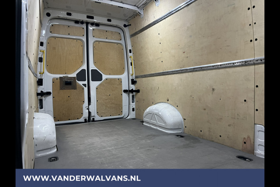 Volkswagen Crafter 2.0 TDI L4H3 L3H2 Euro6 Airco | Camera | Apple Carplay | Android Auto Parkeersensoren, Bijrijdersbank