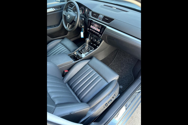 Škoda Superb Combi 2.0 TSI 4x4 CarPlay Trekhaak Camera