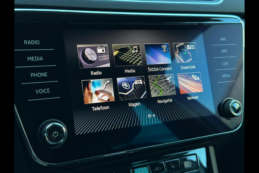 Škoda Superb Combi 2.0 TSI 4x4 CarPlay Trekhaak Camera