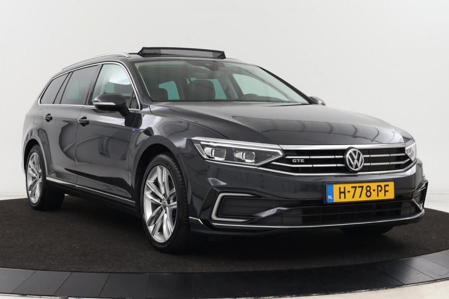 Volkswagen Passat 1.4 TSI PHEV GTE | Panoramadak | Nappaleder | Stoelverwarming | Head-Up | Matrix LED | Camera | Carplay | Adaptive cruise | Keyless