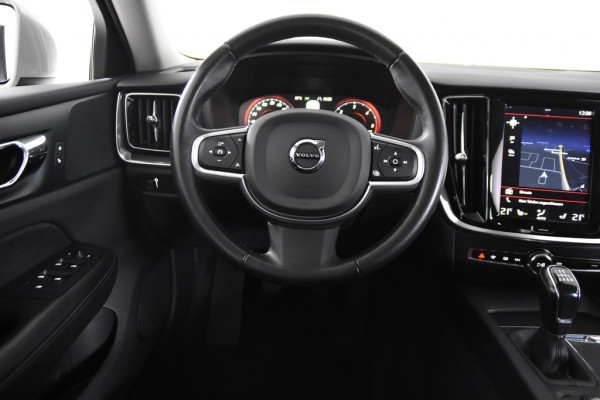 Volvo V60 2.0 D3 Momentum *Navigatie*Stoelverwarming*Park assist*