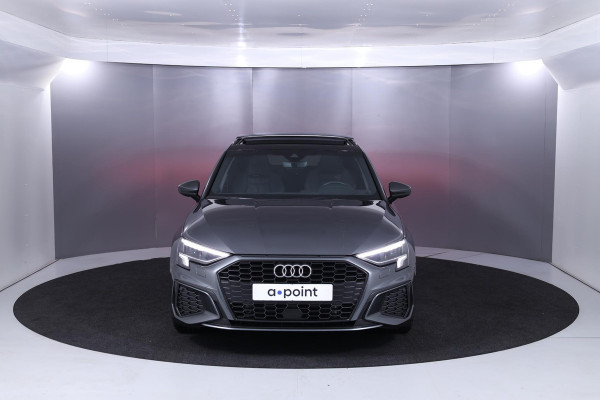 Audi A3 Sportback 40 TFSI e Edition S-line 204 pk Plug in Hybrid | Panoramadak | Navigatie | Trekhaak afneembaar | Parkeersensoren achter | | Verlengde garantie