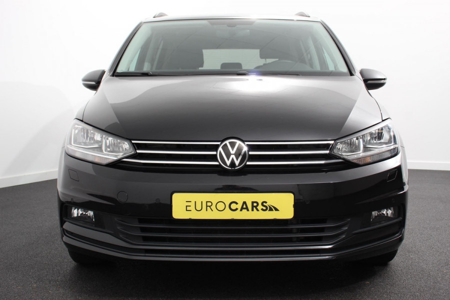 Volkswagen Touran 1.5 TSI 150pk DSG Comfortline Plus 7p | Navigatie | Apple Carplay/Android Auto | Wegklapbare trekhaak | Parkeersensoren | Adaptive Cruise Control | Stoelverwarming | Getinte ramen | Climate Control