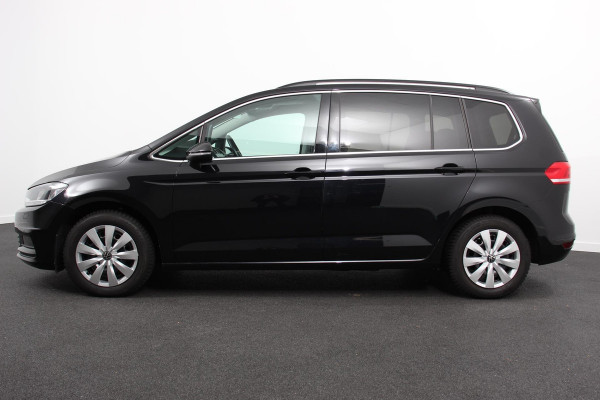 Volkswagen Touran 1.5 TSI 150pk DSG Comfortline Plus 7p | Navigatie | Apple Carplay/Android Auto | Wegklapbare trekhaak | Parkeersensoren | Adaptive Cruise Control | Stoelverwarming | Getinte ramen | Climate Control