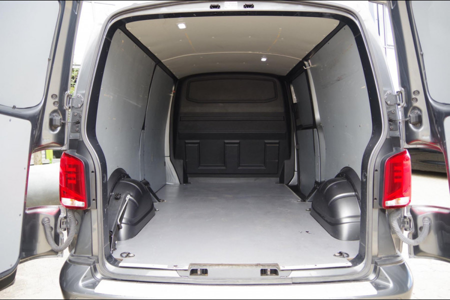 Volkswagen Transporter 2.0 TDI L2 4MOTION BULLI, 150PK AUT. LED, LEDER, ACC, DIGITAL COCKPIT, CAMERA, NAVI, AIRCO, STOELVERWARMING