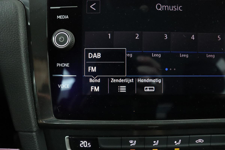 Volkswagen Golf 1.6 TDI Comfortline | DSG | 1e eigenaar | Trekhaak | Carplay | Adaptive cruise | Navigatie | DAB | Climate control | PDC